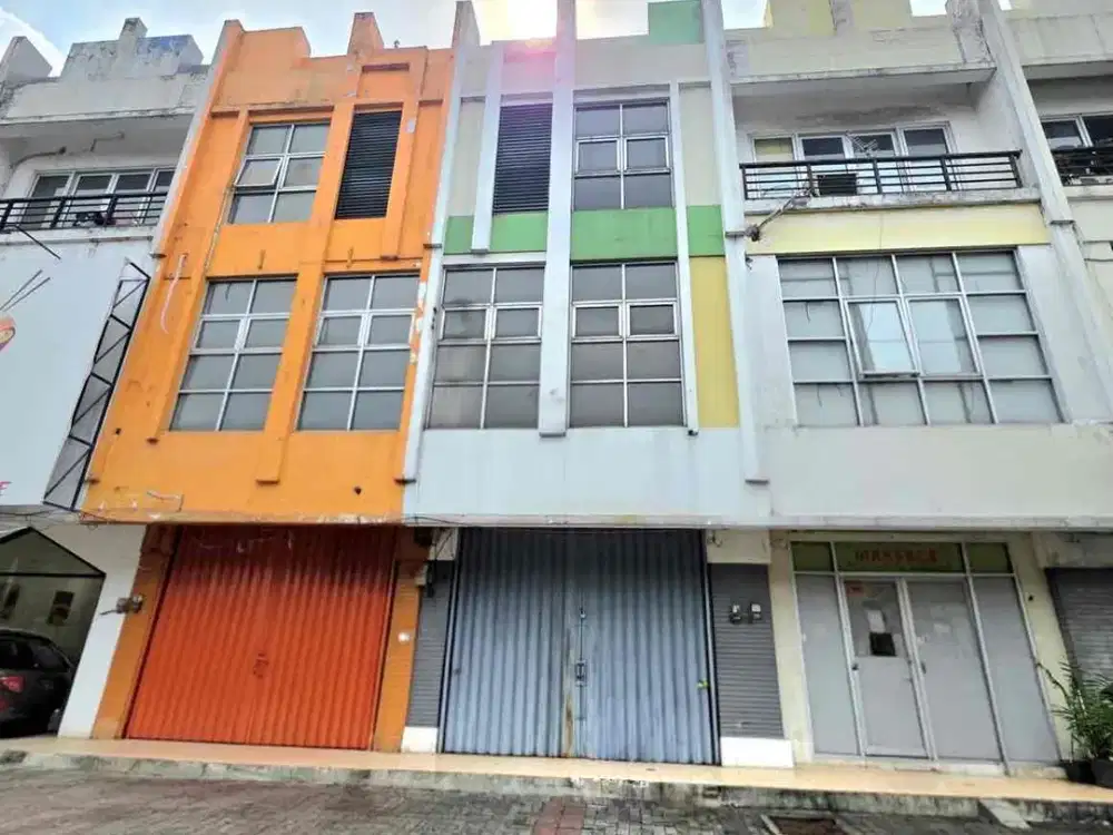 Ruko 7C Gading Serpong 3 Lantai hadap jalan raya