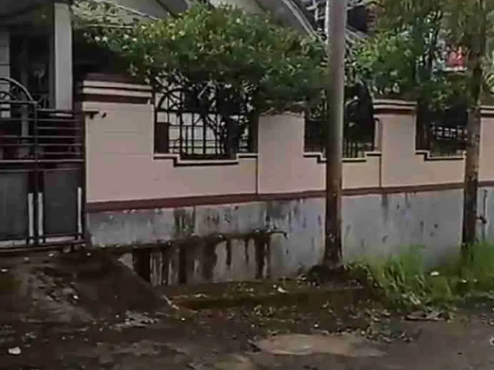 Jual Cepat harga menarik, Rumah 1,5Lantai di Wenang Permai Manado sulut