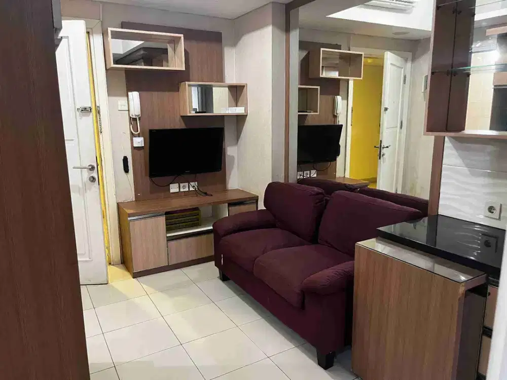 Di Sewakan Apartemen green lake sunter tower 2 ukuran 2 bed room fully furnish Hadap timur