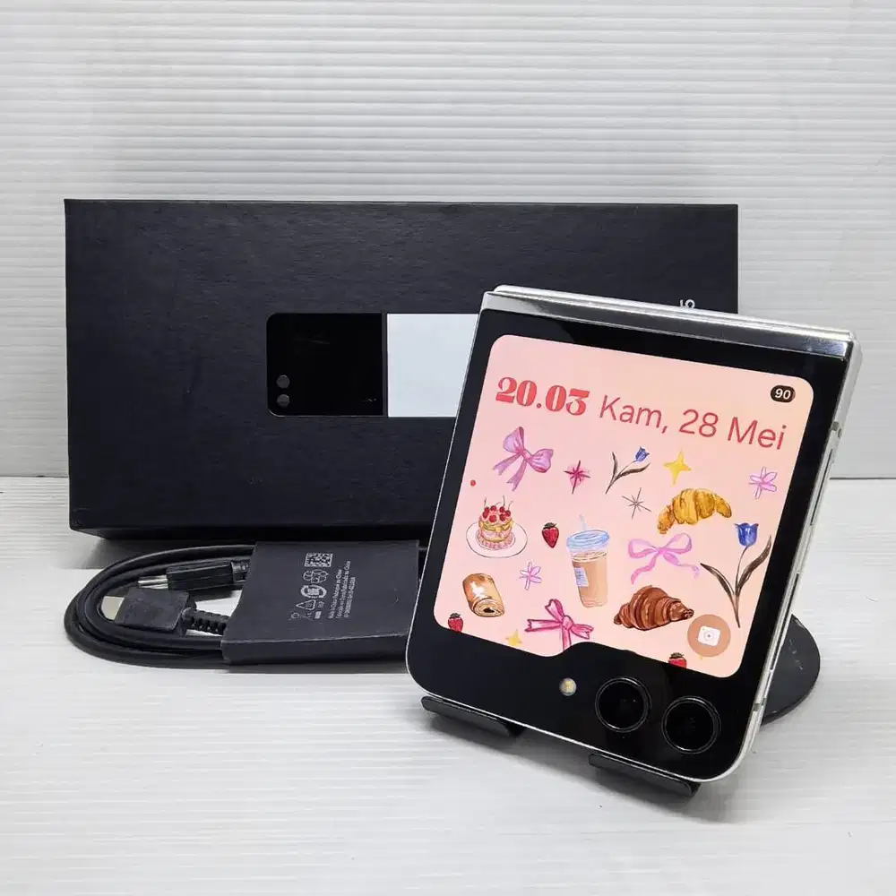 HOT ITEM! SAMSUNG GALAXY Z FLIP 5 8/256 CREAM FULLSET SEIN NO MINUS