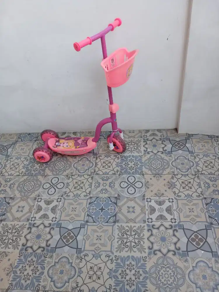 Skuter anak-anak