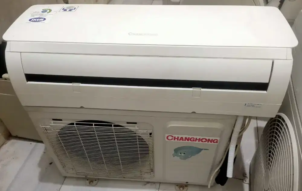 Jual ac changhong 1/2pk R 410 lowwat 360watt kondisi 95% ori semua