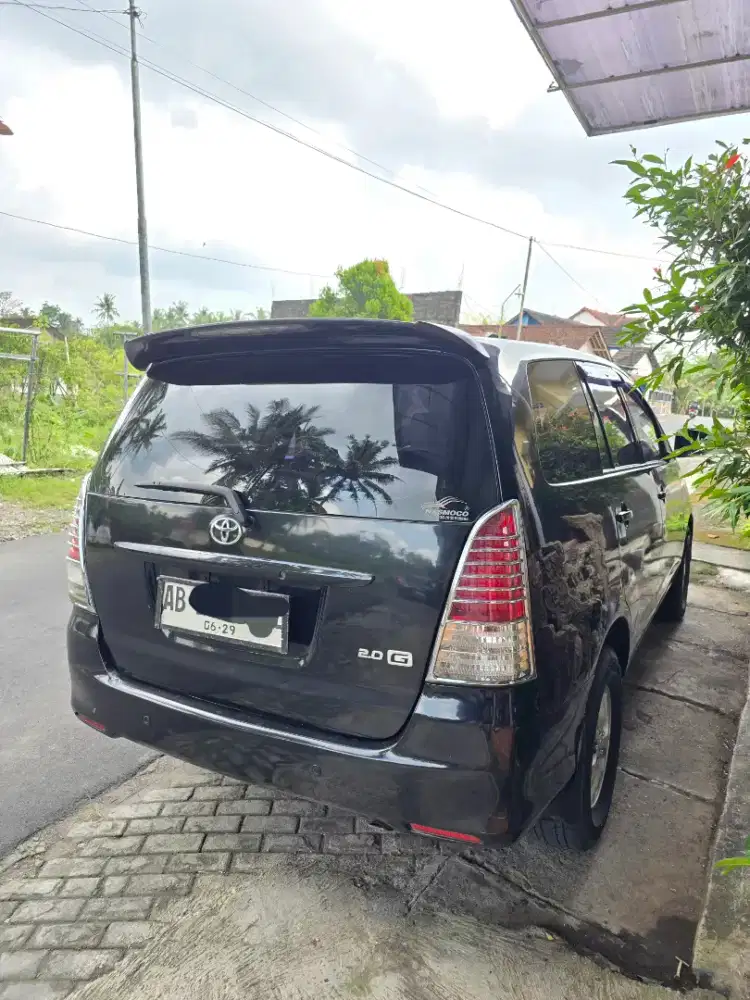 Kijang Innova tahun 2010
