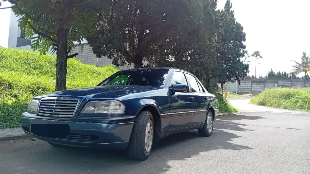 Mercedes Benz C200 W202