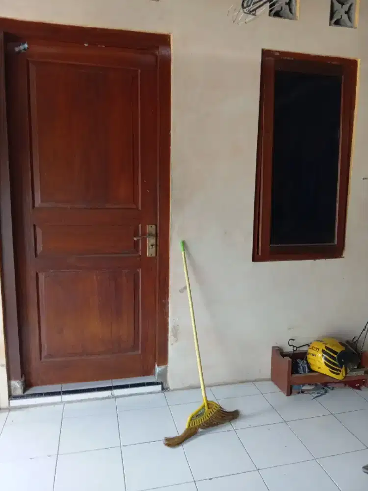 Kost putra dekat kampus  isi yk