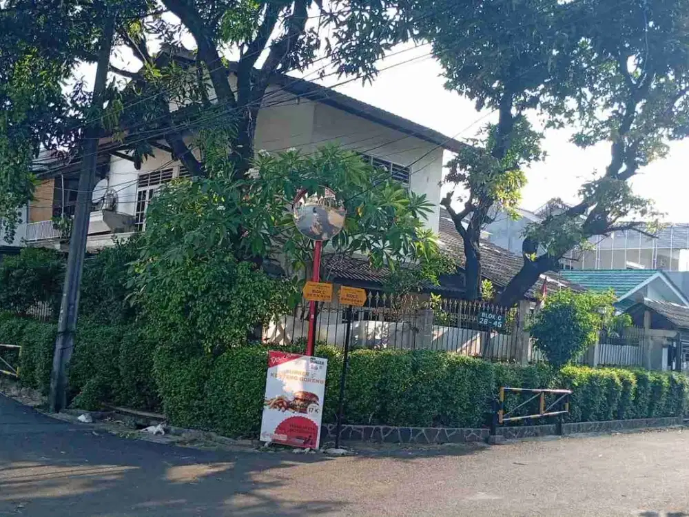 DIJUAL CEPAT RUMAH HOEK KOMPLEK DPR PRIBADI - JOGLO