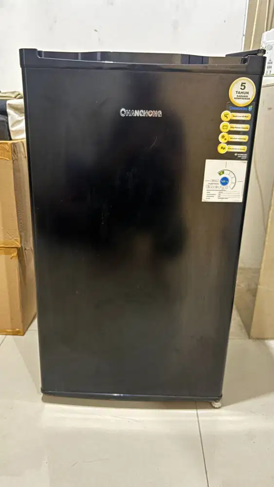 Dijual Kulkas CHANGHONG HITAM kondisi mulus