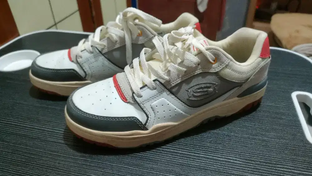 DIJUAL!! SEPATU SKECHERS