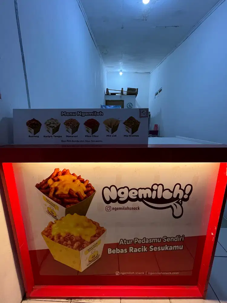 Booth Bekas Free Payung Baru