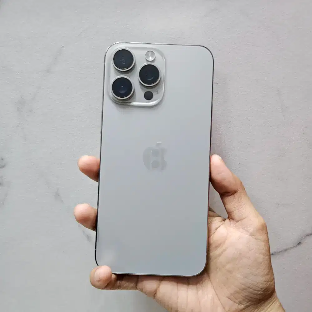 iPhone 15 Pro Max 256 Natural Titanium, Ibox blibli