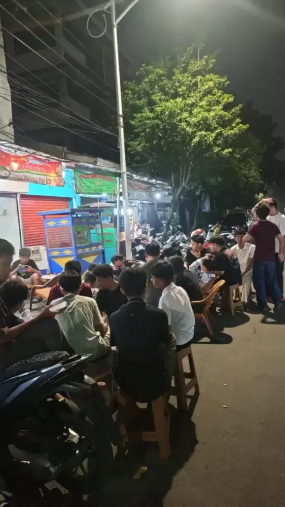 Di butuhka jaga kedai kopi