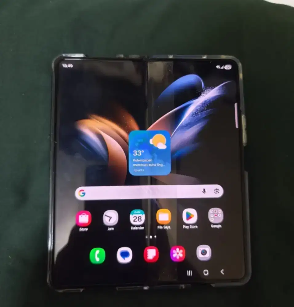 Samsung Galaxy Z fold 4 like new