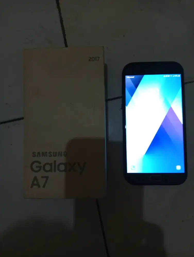 Jual hape samsung Galaxy  a7 - 2017