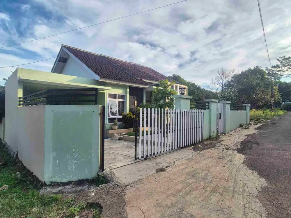 rumah kampung pinggir jalan masih ada sisa tanah