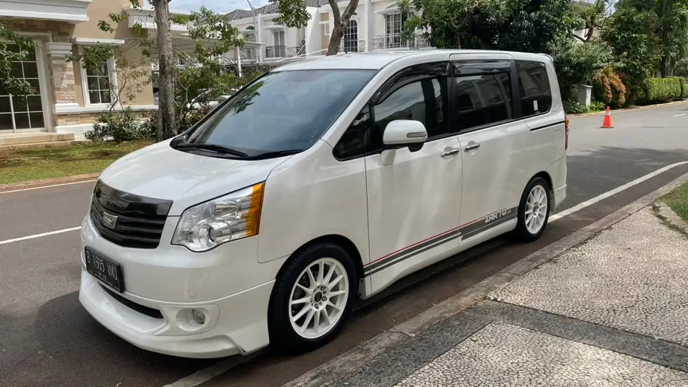 Toyota Nav1 2015 Bensin