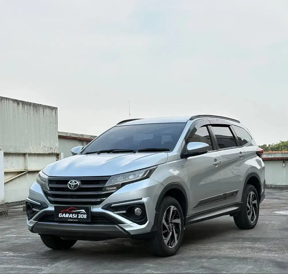 Toyota Rush 1.5 GR AT 2023 Silver Tangan Pertama KM 8 rb record