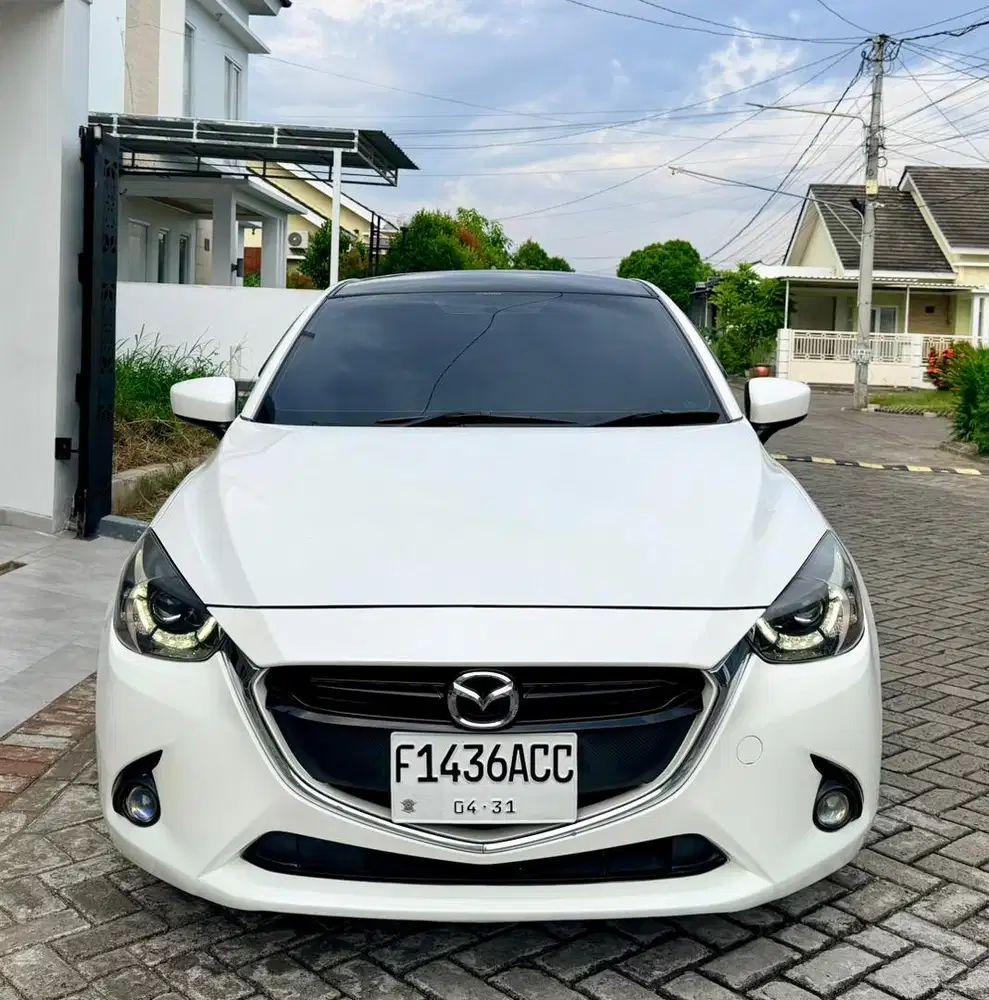 Mazda 2 R 2015 skyactiv antik km 60rb