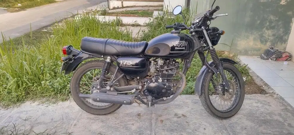 Kawasaki W175 Black Style