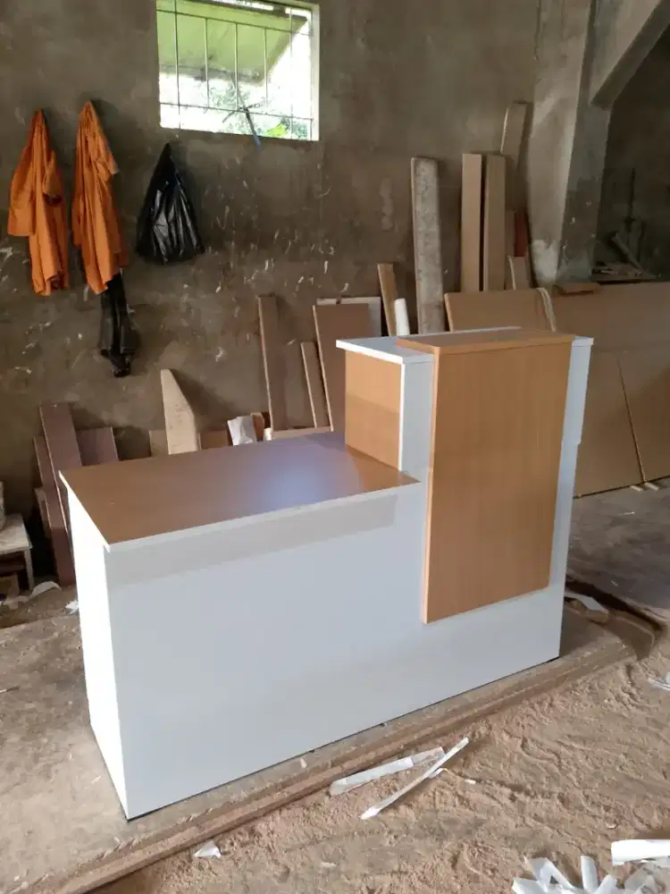 Meja kasir panjang 150cm