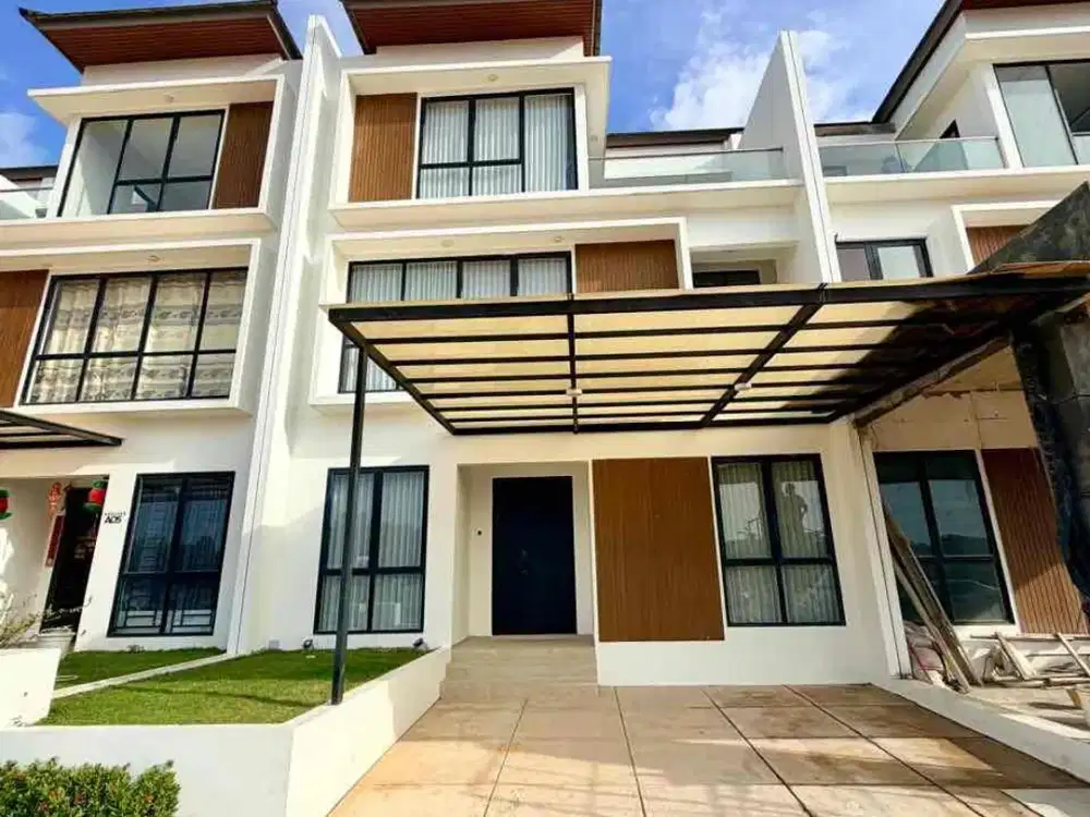 DIJUAL RUMAH 3 LANTAI DIAMOND PAVILION BARU SELESAI RENOVASI MEWAH