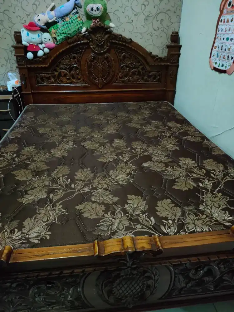 Dijual ranjang kayu + kasurnya (boleh satuan)