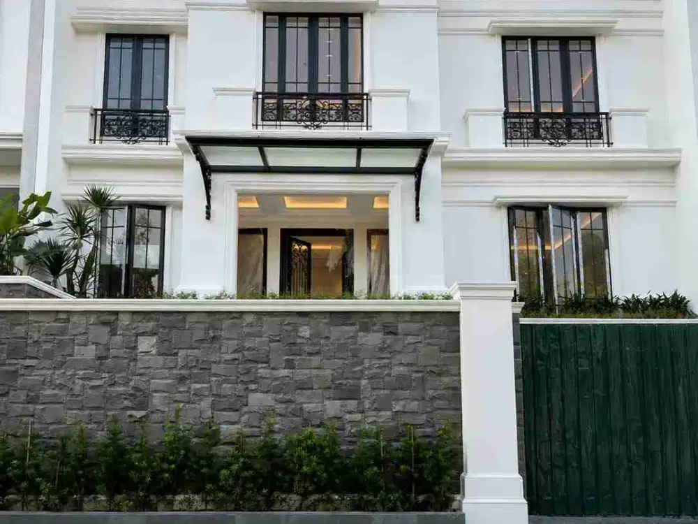 DIJUAL RUMAH MEWAH DI PANGLIMA POLIM JAKARTA SELATAN