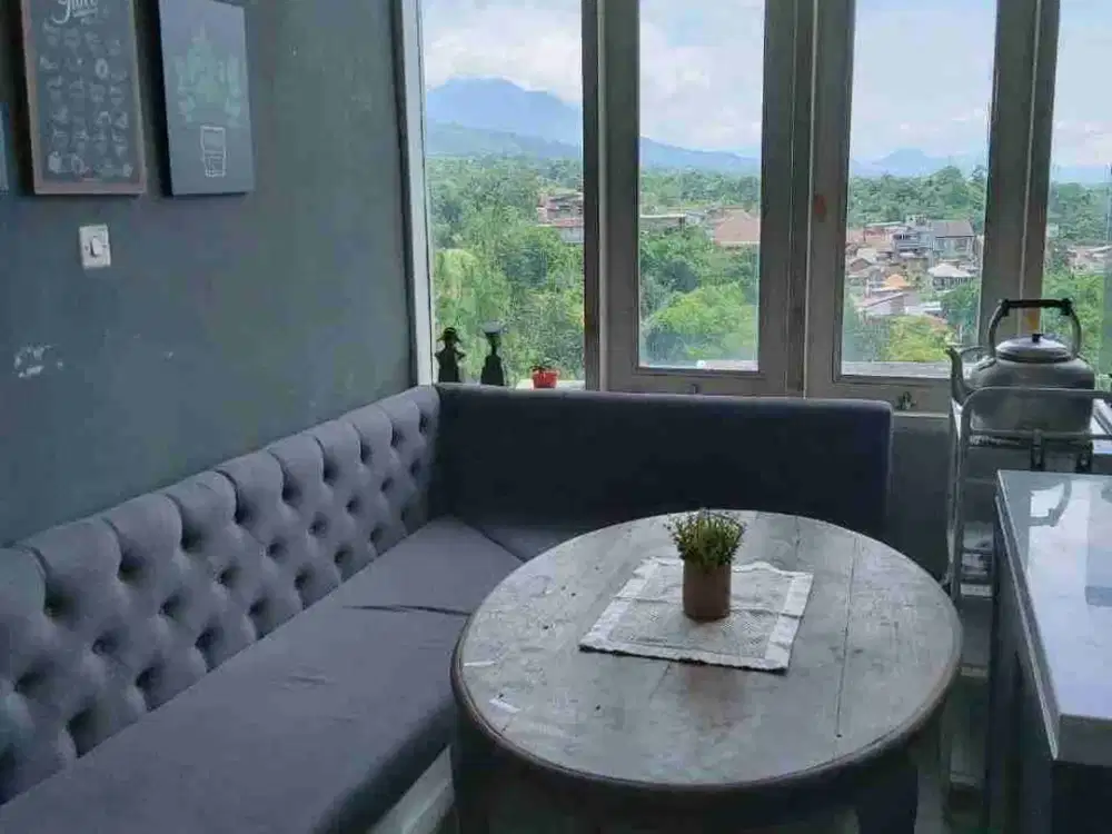 CIKUTRA RUMAH 3LANTAI VIEW JALAN UTAMA HOOK HARGA 2.550 M NEGO