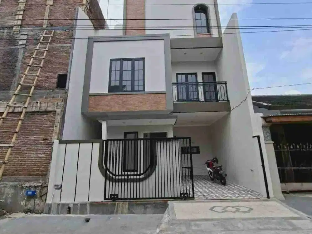 Rumah Baru Modern Sulfat Agung Malang Kota