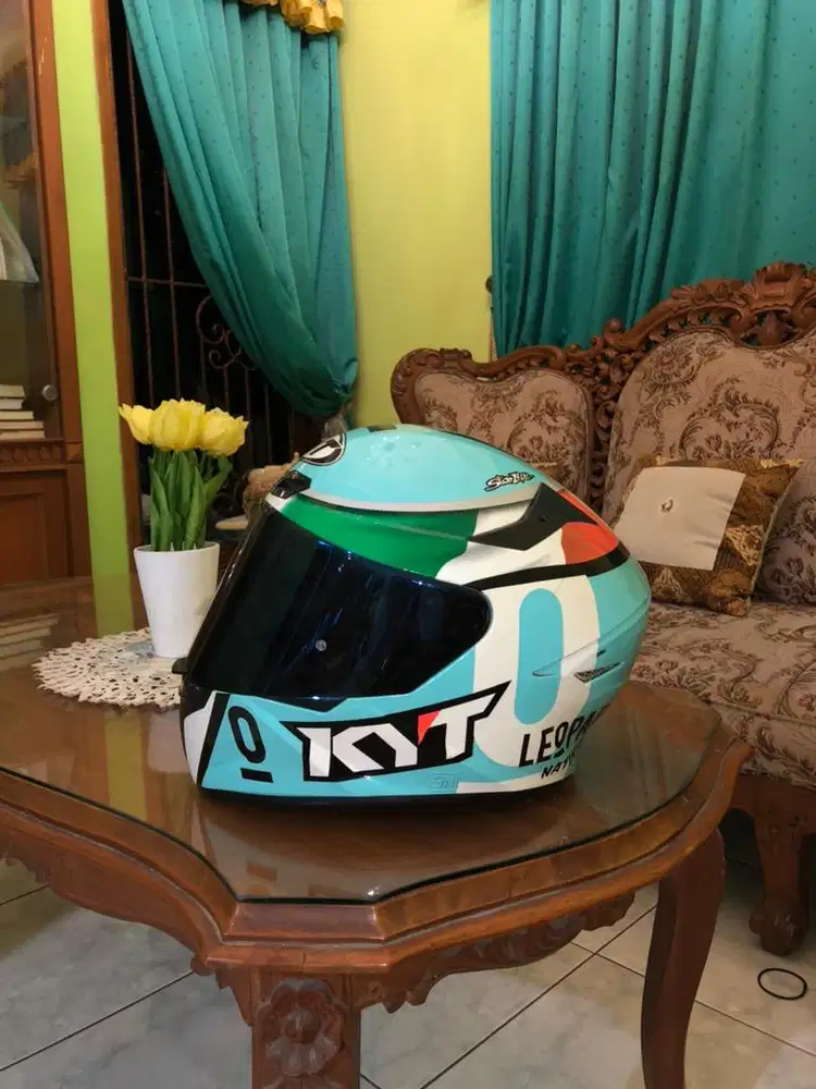 Helm kyt tt-course
