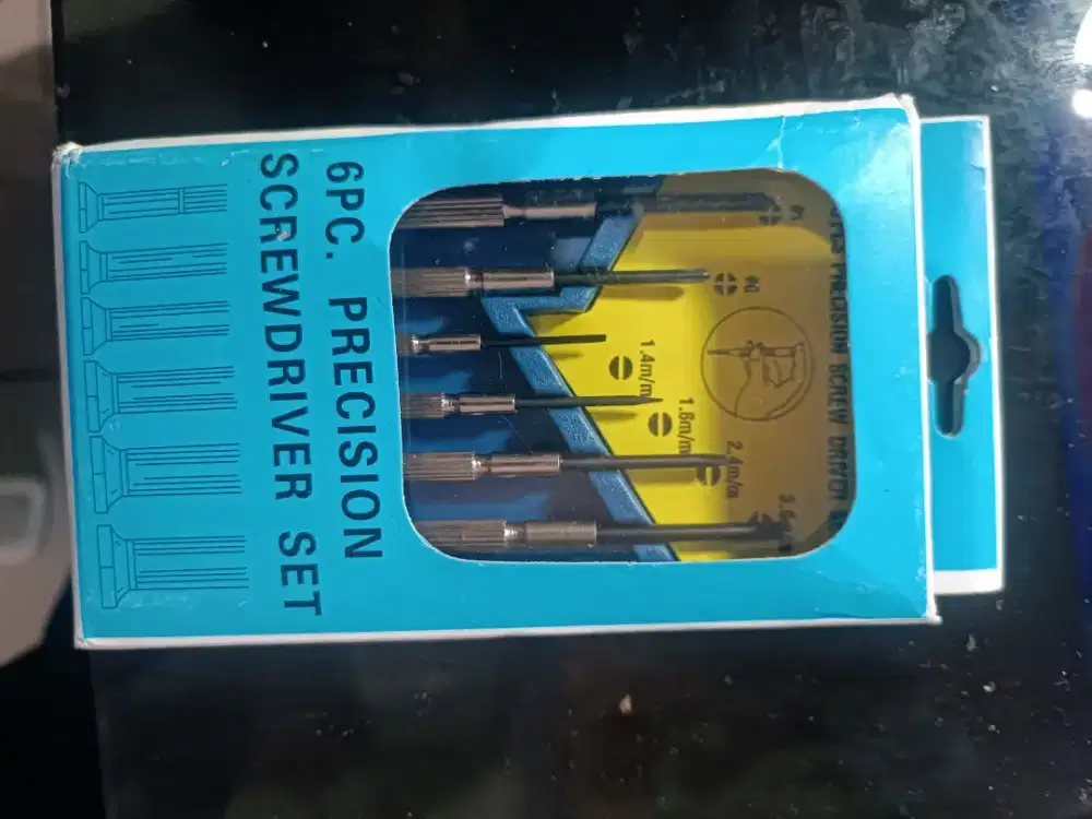 obeng kecil untuk service HP/kacamata dll 1 set