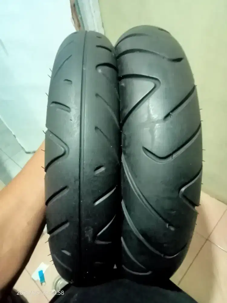 Sepasang ban copotan IRC Scoopy ring12 ukuran 100/90 110/90-12