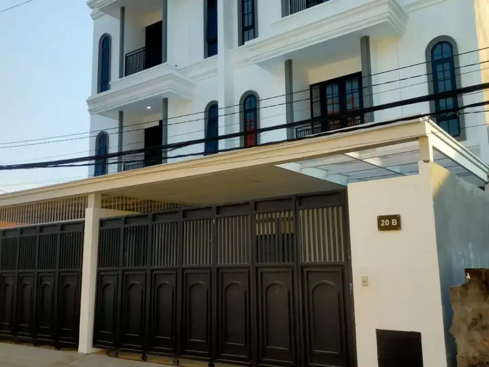 Dijual towhouse 3 lantai strategis lokasi taman kenten dekat Golf