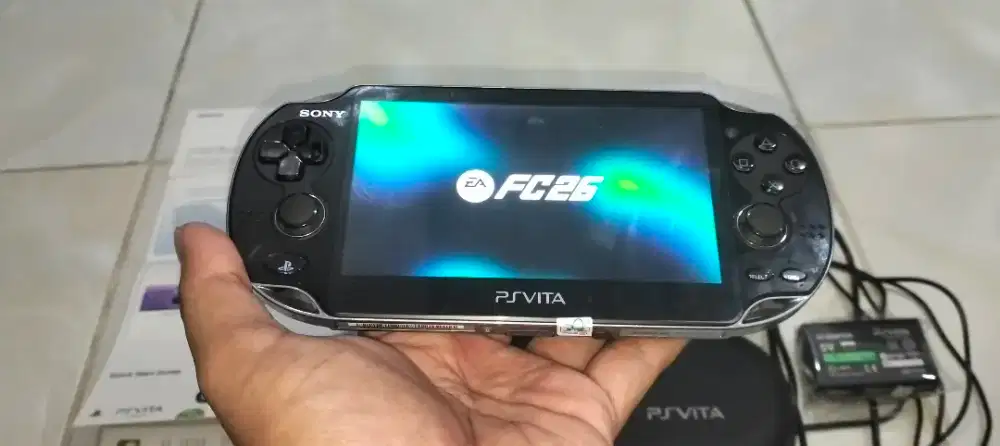 PS Vita Mulus 99% Fungsi Normal 100% Fullset Double SD Card PSP PSVita