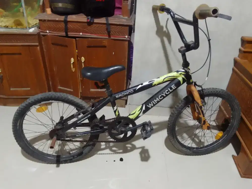 Sepeda BMX wimcycle bronco 20