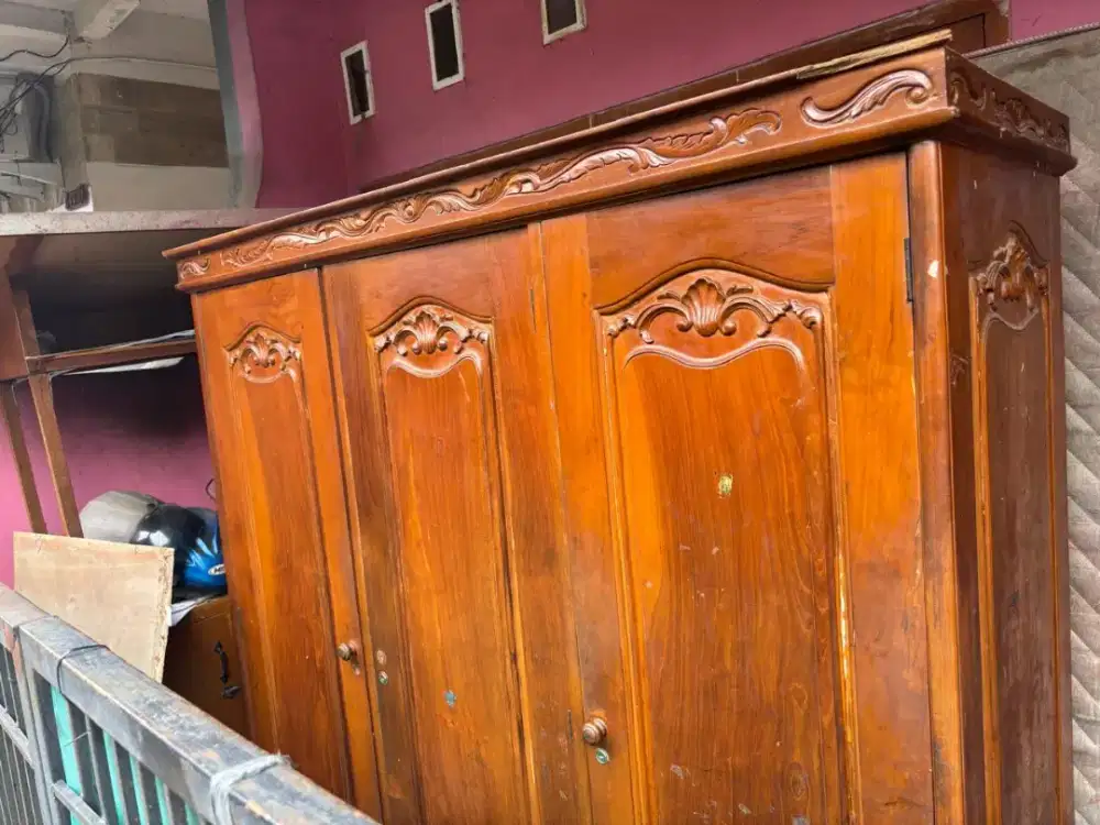 Lemari kayu jati 3 pintu