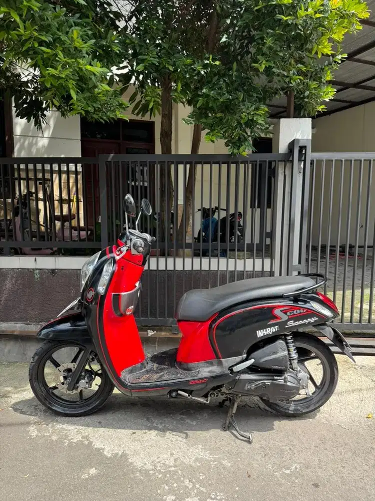 Jual / Tukar Tambah Scoopy K16 2013