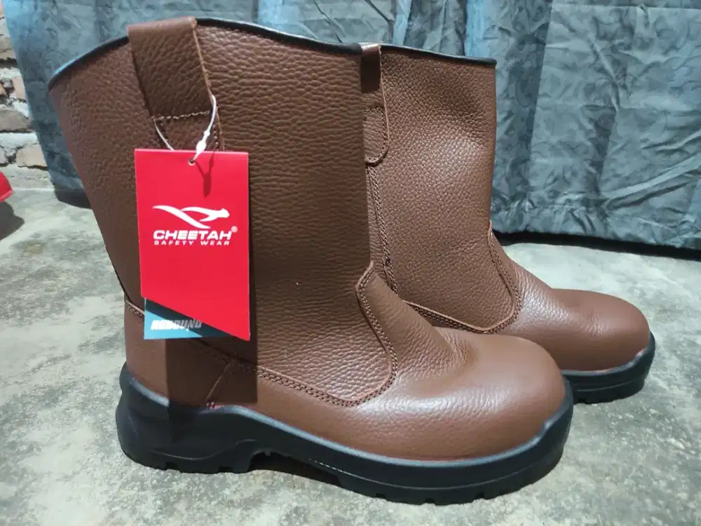 Sepatu safety cheetah