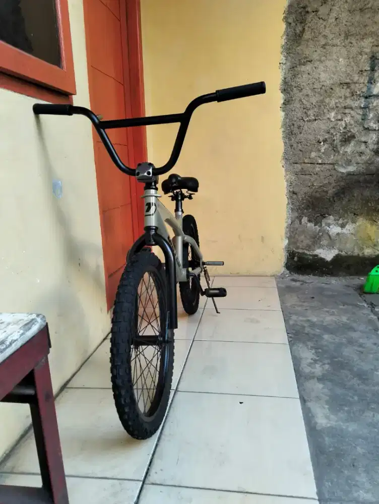 BMX 20 UNITED JUMPER X 01