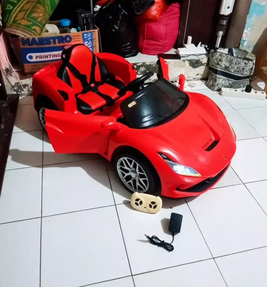 Mobil aki anak 12v ban karet