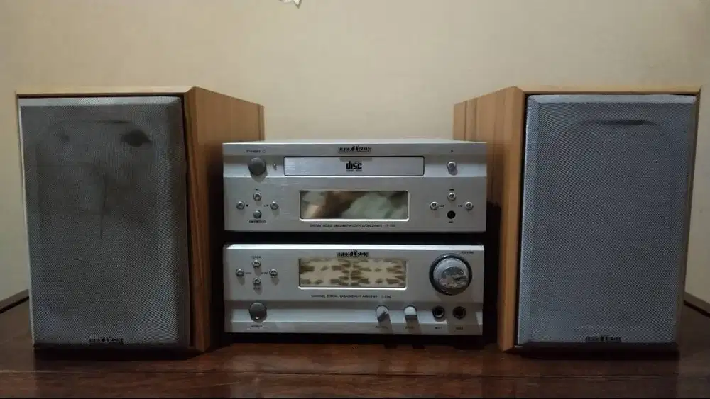 Radio kaset dan speaker merk Inextron