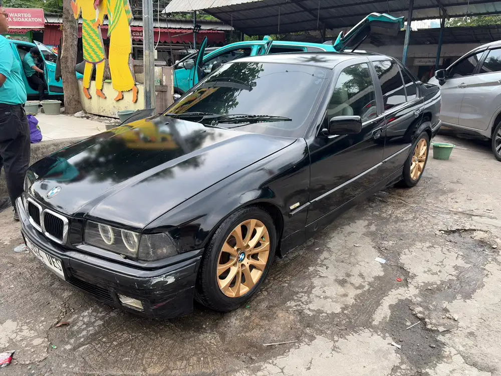 BMW 318i 1993 Bensin
