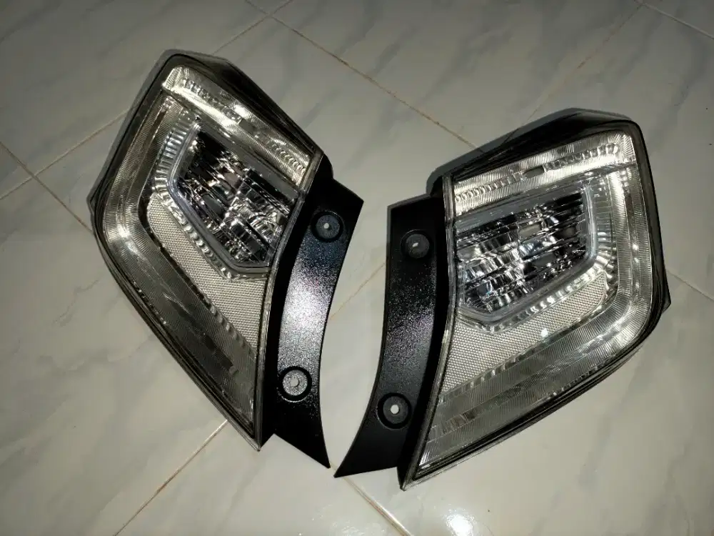 Stoplamp / lampu belakang New Honda Brio, Set Kiri&Kanan Albino/Clear