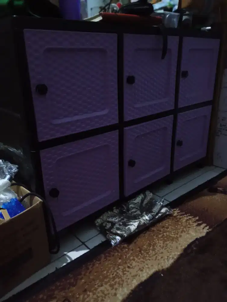 Lemari plastik kokoh