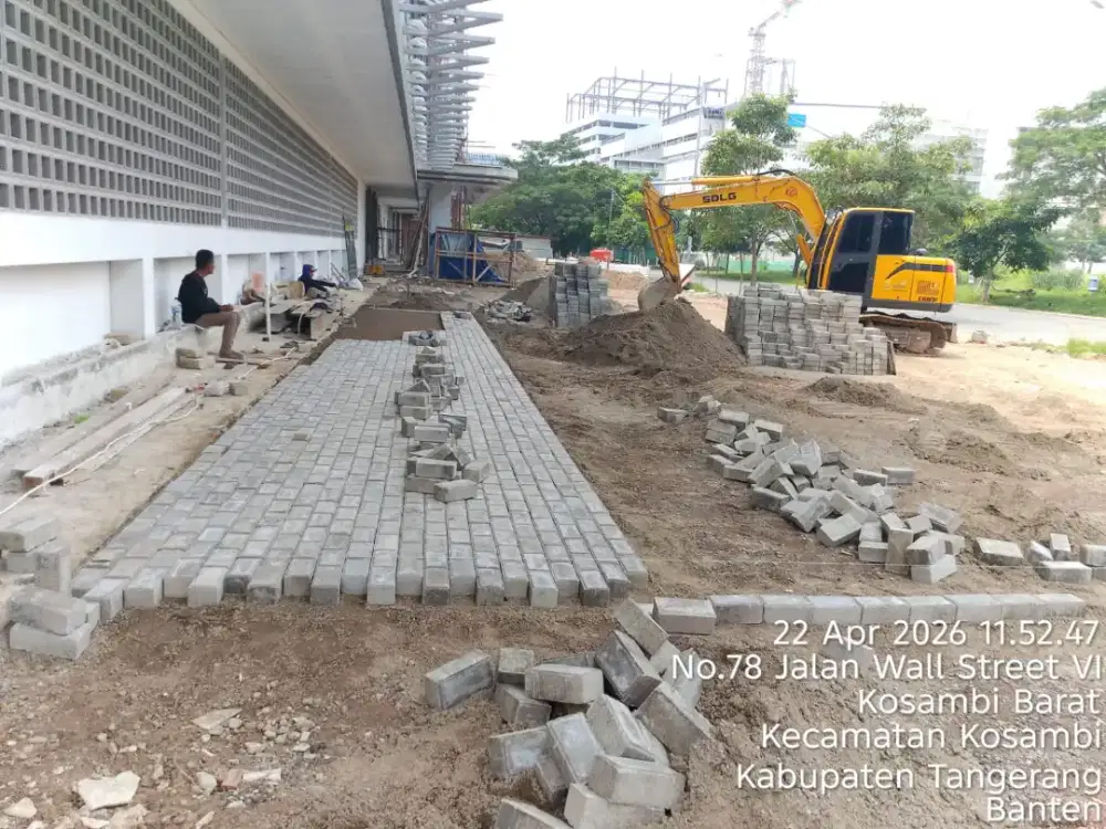 pekerjaan upah pasang paving block (include abu batu)