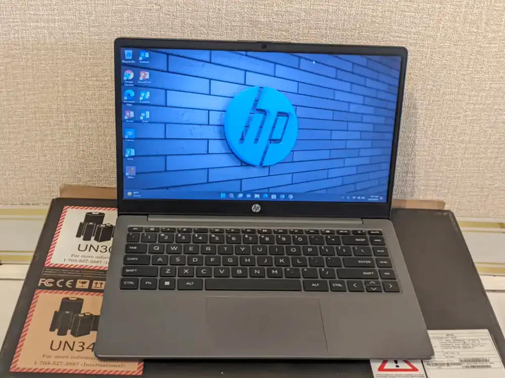 Hp 245 G10 Ryzen 3 7320U Ram 8 GB SSD 256 GB Fullset