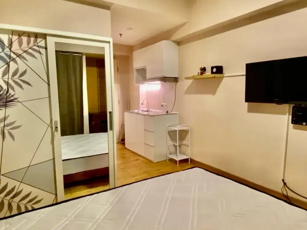 DIJUAL APARTEMEN TANGLIN STUDIO SEMI FURNISH LT37 VIEW POOL PAKUWON MAL