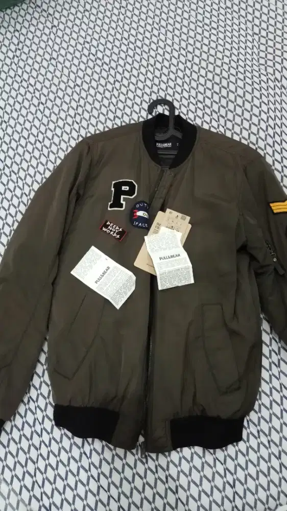 Jaket bomber pull & bear
