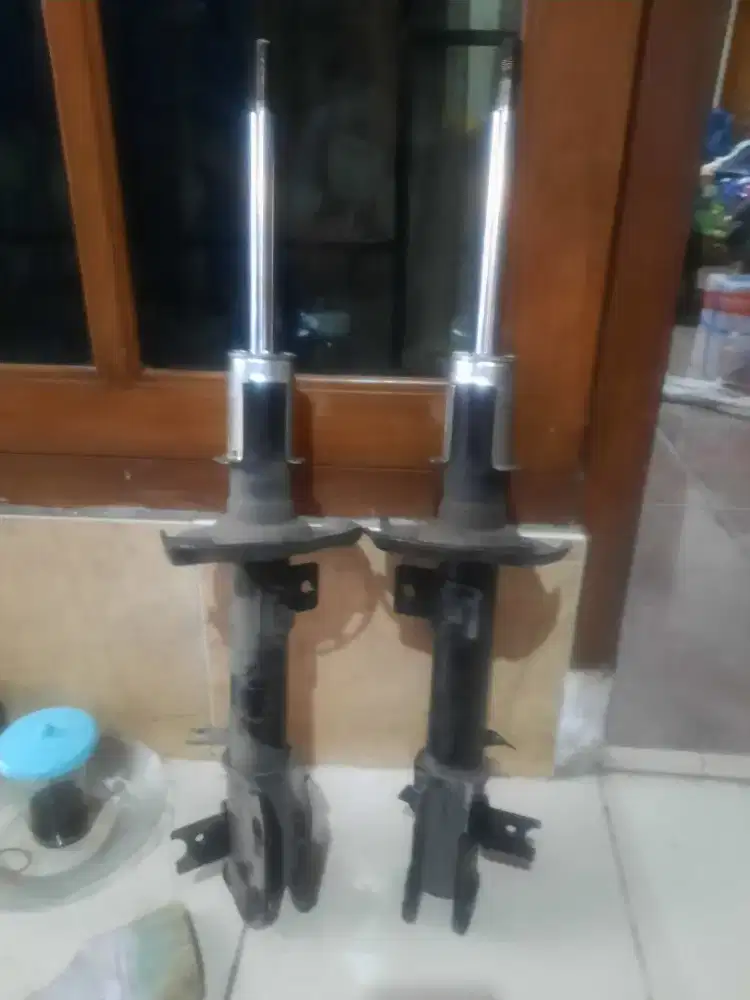 Shockbreaker depan suzuki ertiga