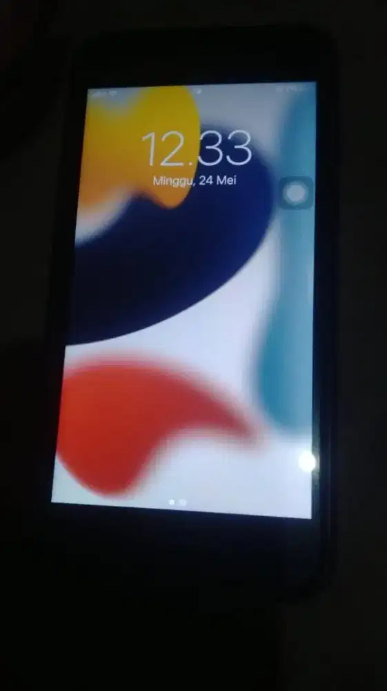 Iphone 7+ . Pemakaian anak sekolah perempuan.