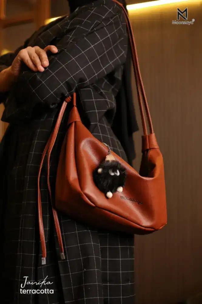 Tas wanita janika bag by moonzaya free gantungan kunci